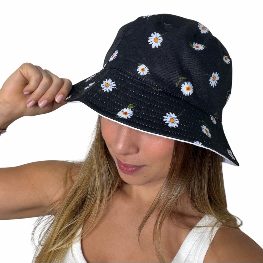 NEW Alice‎ & Olivia Black Sunflower Reversible Bucket Hat